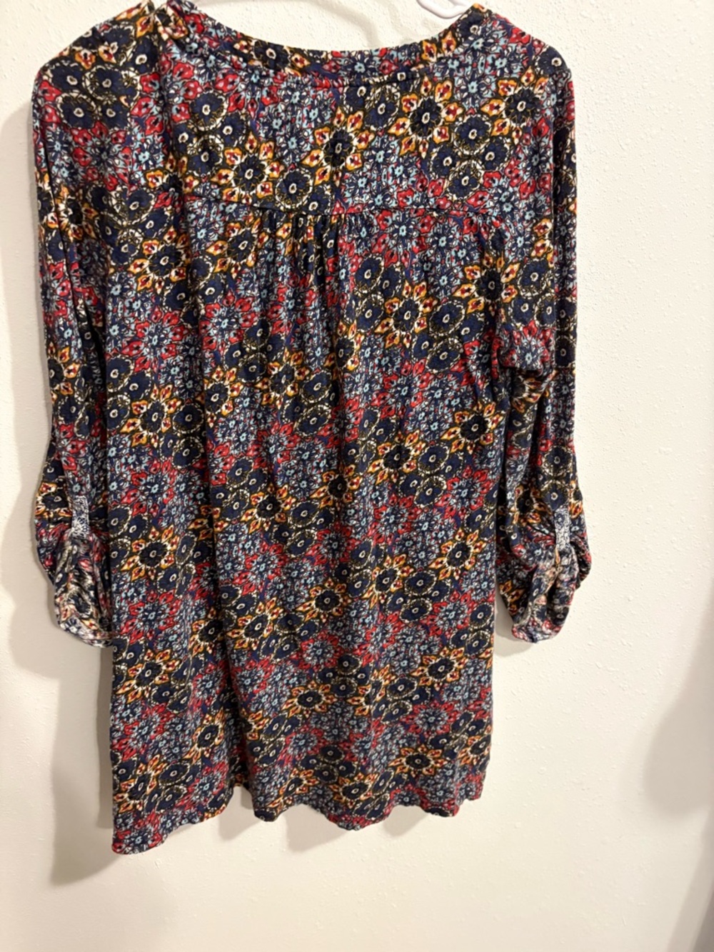 Akemi & Kin Flowy Floral Peasant Tunic Blouse in Navy and Red Size Small - Picture 3 of 5